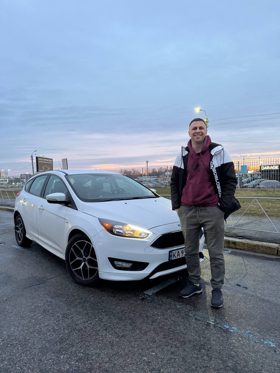 Білий Ford Focus 2015–2018, перевірений експертами JustAcar