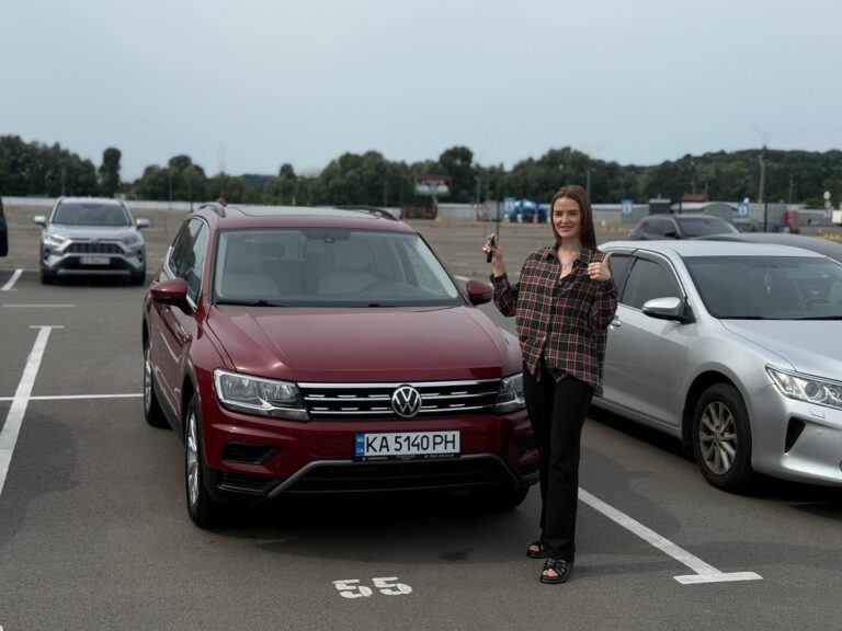 Червоний Volkswagen Tiguan 2018 зі США, підібраний JustAcar за 18 000 $