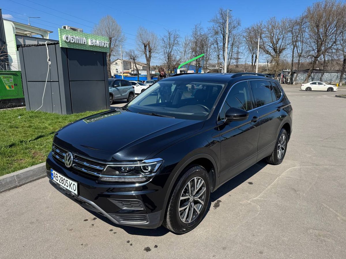 Чорний Volkswagen Tiguan 2019 з дістроніком і LED-оптикою
