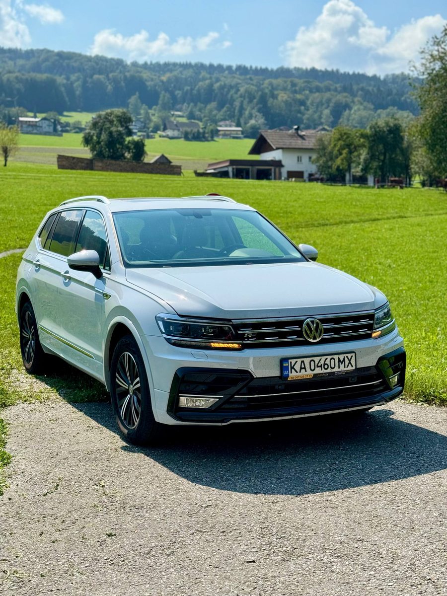 Білий Volkswagen Tiguan 2018 SEL R-Line з Каліфорнії